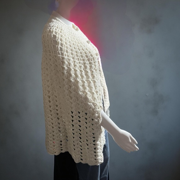 Vintage Cream Crochet Poncho - Picture 4 of 6